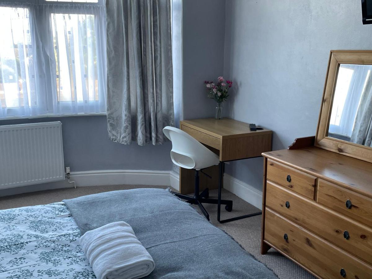 Maple Leaf Guest House Almondsbury Dış mekan fotoğraf