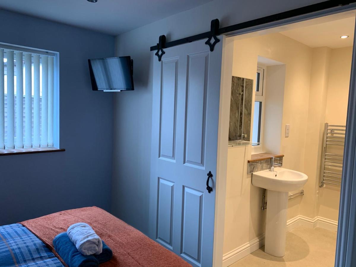 Maple Leaf Guest House Almondsbury Dış mekan fotoğraf